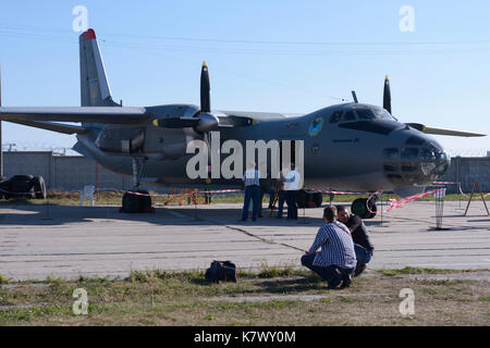 Antonow An-30 (NATO reporting Name: Clank), eine Antenne Kartographie-, Aufklärungs- und Transportflugzeuge. Air Show in Zhuljany Flughafen. 16.09.2016 Stockfoto