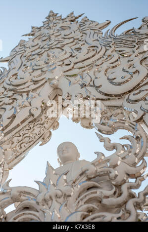 Buddha Statue im Wat Rong Khun (Weißer Tempel). Chiang Rai Provinz, Thailand, Südostasien Stockfoto