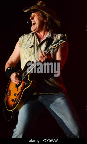 Ted Nugent führt im Paramount Theater NY bietet: Ted Nugent Wo: New York, New York, United States Wann: 16 Aug 2017 Quelle: Patricia Schlein/WENN.com Stockfoto