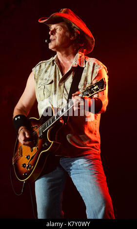 Ted Nugent führt im Paramount Theater NY bietet: Ted Nugent Wo: New York, New York, United States Wann: 16 Aug 2017 Quelle: Patricia Schlein/WENN.com Stockfoto