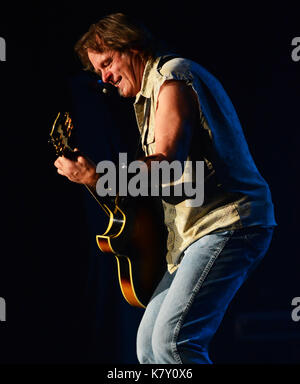 Ted Nugent führt im Paramount Theater NY bietet: Ted Nugent Wo: New York, New York, United States Wann: 16 Aug 2017 Quelle: Patricia Schlein/WENN.com Stockfoto