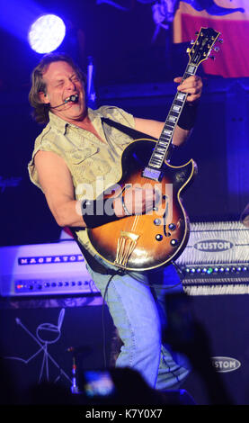 Ted Nugent führt im Paramount Theater NY bietet: Ted Nugent Wo: New York, New York, United States Wann: 16 Aug 2017 Quelle: Patricia Schlein/WENN.com Stockfoto