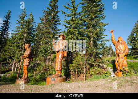 Holzskulpturen von Glenn Greensides, "Hommage an den Wald', Grouse Mountain, Vancouver, British Columbia, Kanada Stockfoto