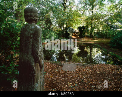 Lady's Gut, Holystone, Northumberland: Blick NE der Stein - gezeichnet, Playing Card-förmige Pool, der repariert wurde und mit einem Kreuz in der C 18. geschmückt. Stockfoto