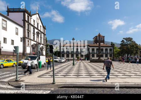 FUNCHAL, PORTUGAL - 7. SEPTEMBER 2017: Blick auf die historische Praca do Municipio. Stockfoto