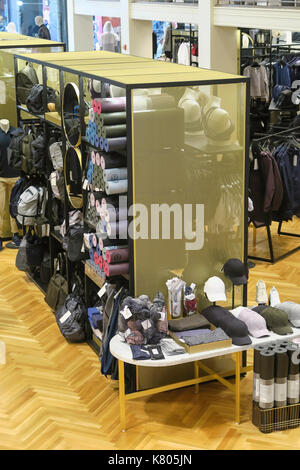 Lululemon Athletica Store auf der Fifth Avenue, New York, USA Stockfoto