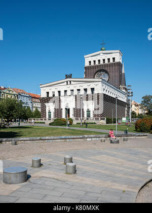 Prag. Der Tschechischen Republik. Kirche des Heiligsten Herzens unseres Herrn (Kostel Nejsvětějšího Srdce Páně), entworfen, Jože Plečnik, 1928, erbaut 1929-1932. Stockfoto