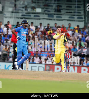 Chennai, Indien, 17. Sep 2017. Die australische Bowler MP Stoinis in Bowling Aktion während der 1 ODI gegen Indien in Chennai am 17. Sep 2017. Seshadri SUKUMAR Stockfoto