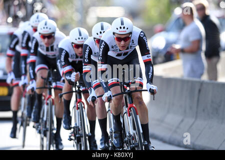 Team Sunweb fertig aus stark die Goldmedaille als Außenseiter den Titel bei den mannschaftszeitfahren am Eröffnungstag der Strassen-WM in Bergen, Norwegen zu sichern. Stockfoto