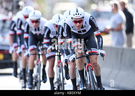 Team Sunweb fertig aus stark die Goldmedaille als Außenseiter den Titel bei den mannschaftszeitfahren am Eröffnungstag der Strassen-WM in Bergen, Norwegen zu sichern. Stockfoto