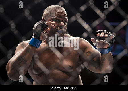 Pittsburgh, Pennsylvania, USA. 16 Sep, 2017. September 16, 2017: Zu Anyanwu Kämpfe während der UFC Nacht am PPG Malt Arena in Pittsburgh, Pennsylvania. Credit: Scott Taetsch/ZUMA Draht/Alamy leben Nachrichten Stockfoto