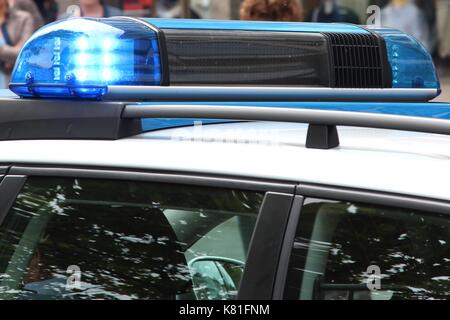 Polizeiauto mit Active blue Not die Beleuchtung des Fahrzeugs Stockfoto