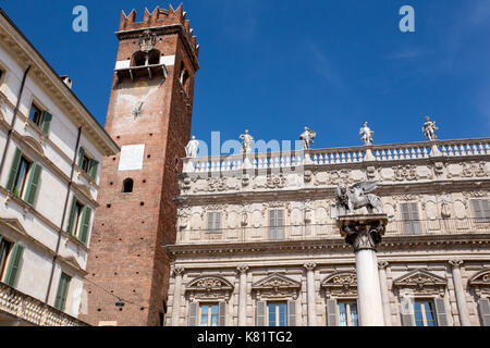 Piazza Delle Erbe und Colonna di San Marco, Verona, Italien Stockfoto