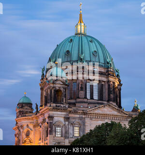 Berliner Dom Berliner Dom an der Spree, Dämmerung, Berlin, Deutschland Stockfoto