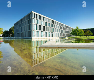 Bundesarbeitsgericht wider im Wasserbassin, Erfurt, Thüringen, Deutschland Stockfoto