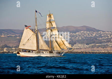 Tall Ship Johnson aus irving Dana Point Harbor, ca Usa. Es wurde speziell für die besonderen Bedürfnisse der La maritime Institute topsail Jugend pr zu erfüllen Stockfoto