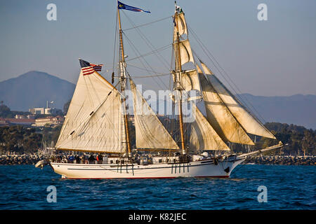 Tall Ship Johnson aus irving Dana Point Harbor, ca Usa. Es wurde speziell für die besonderen Bedürfnisse der La maritime Institute topsail Jugend pr zu erfüllen Stockfoto