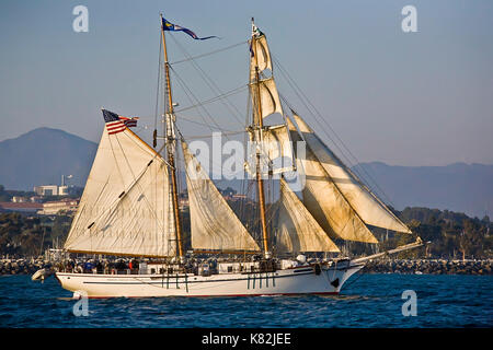 Tall Ship Johnson aus irving Dana Point Harbor, ca Usa. Es wurde speziell für die besonderen Bedürfnisse der La maritime Institute topsail Jugend pr zu erfüllen Stockfoto