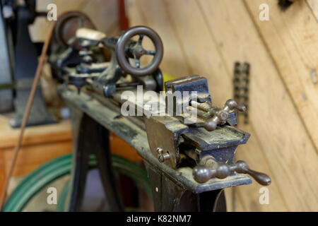 Holz Drehbank am Furnacetown Living Heritage Village, Snow Hill, Maryland, USA. Stockfoto