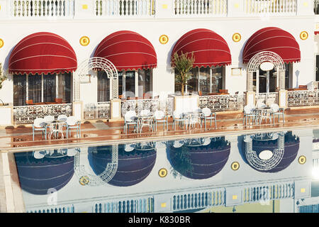 Das beliebte Resort Amara Dolce Vita Hotel der Luxusklasse. Mit Pools und Wasserparks und Naherholungsgebiet entlang der Küste in der Türkei. Tekirova-Kemer Stockfoto