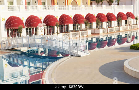 Das beliebte Resort Amara Dolce Vita Hotel der Luxusklasse. Mit Pools und Wasserparks und Naherholungsgebiet entlang der Küste in der Türkei. Tekirova-Kemer Stockfoto