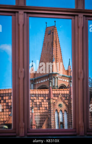 Fenster Reflexion eines alten historischen Gebäude in Bydgoszcz, Polen Stockfoto