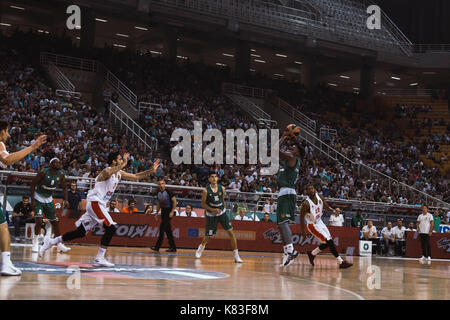 Athen, Griechenland. 17 Sep, 2017. KC Flüsse schießt 3 Punkte außerhalb der Front während ein freundliches Spiel Panathinaikos und CSKA Moskau. Credit: Ioannis Alexopoulos/Pacific Press/Alamy leben Nachrichten Stockfoto