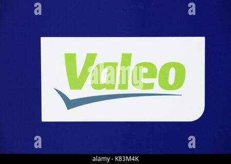 Grenoble, Frankreich - 25. Juni 2017: Valeo Logo auf eine Wand. Valeo ist eine multinationale Automobilzulieferer mit Sitz in Frankreich Stockfoto