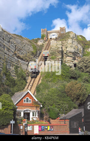 Hastings East Hill Cliff Railway, East Hill Lift, eine Standseilbahn auf Rock-a-Nore, die Zugang zu Hastings Cliff Top Country Park, East Sussex UK Stockfoto