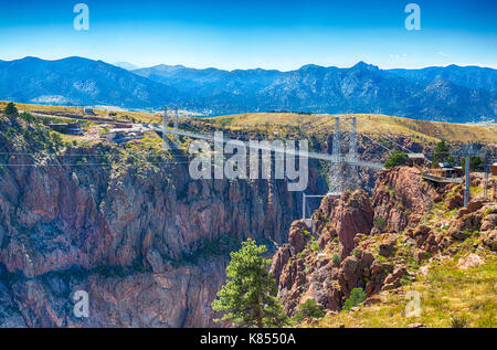 Royal Gorge Schlucht und die Hängebrücke ziehen Touristen nach Colorado zu verknüpfen. Stockfoto