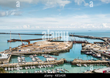 Blick auf die Docks Entwicklung & den Hafen Dover, Kent GROSSBRITANNIEN Stockfoto