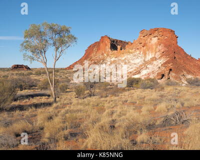 Die bunten Klippen und Felsen bei Rainbow Valley, Northern Territory, Australien 2017 Stockfoto