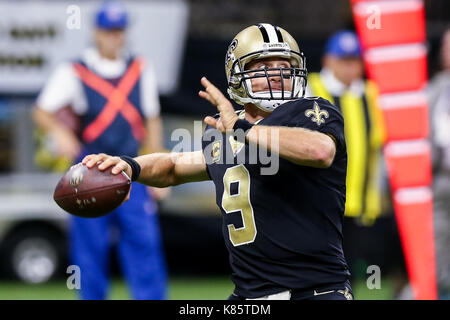 September 17, 2017 - New Orleans Saints Quarterback Drew Brees (9) während des Spiels zwischen den New England Patriots und die New Orleans Saints im Mercedes-Benz Superdome in New Orleans, LA. New England Patriots gewannen36-20. Stephen Lew/CSM Stockfoto