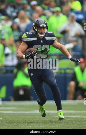 September 17, 2017: Seattle Seahawks tight end Lukas Willson (82), Feld nach dem Fang einen Pass während eines Spiels zwischen den San Francisco 49ers und die Seattle Seahawks an CenturyLink Feld in Seattle, WA am 17. September 2017. Die Seahawks besiegten die 49ers 12-9. Sean Brown/CSM Stockfoto