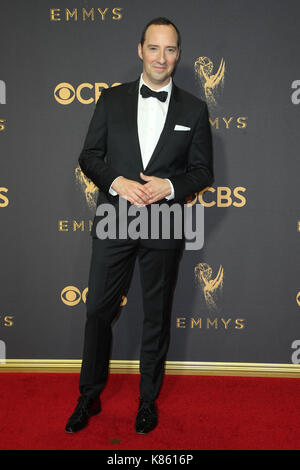 Los Angeles, Califionia, USA. 17 Sep, 2017. Tony Hale Am 69 Emmy Awards, die in den Microsoft Theater in Kalifornien am 17. September 2017. Credit: Faye S/Medien Punch/Alamy leben Nachrichten Stockfoto