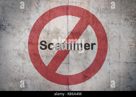 Wort Betrüger über ein Verkehrsschild auf vintage Hintergrund Stockfoto