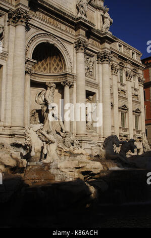 Italien. Rom. Der Trevi Brunnen. Barock. Entworfen von Nicola Salvi (1697-1751) und von Pietro Bracci (1700-1773), 1762 abgeschlossen. Stockfoto