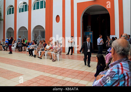 Menschen bei Candelaria 2016 fiesta, Gran Tarajal, Fuerteventura, Kanarische Inseln, Spanien Stockfoto