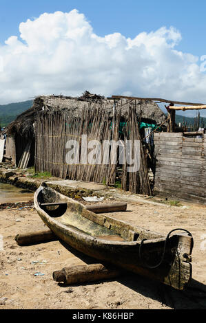 Mittelamerika, Panama, traditionelles Boot Kuna Indianer auf einem Caledonia Insel auf der San Blas Archipel Stockfoto