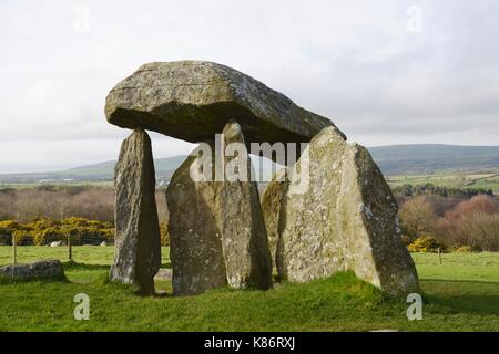 Pentre Ifan megalithische, Jungsteinzeit chambered Grab oder Portal Dolmen, Pembrokeshire, Wales, Großbritannien Stockfoto