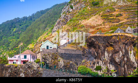 Ribeira da Janela Stadt. Ländliche Landschaft der Insel Madeira, Portugal Stockfoto