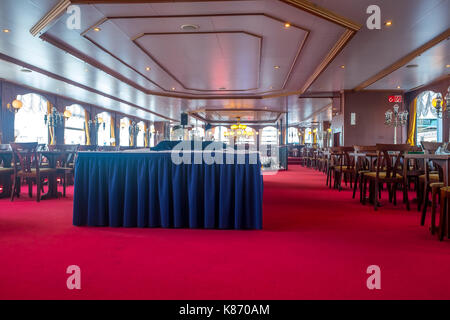 Grosse Hafenrundfahrt Raddampfer auf der Elbe Hamburg Stockfoto