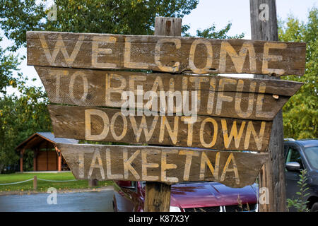 Einladendes Zeichen in Talkeetna, Alaska Stockfoto