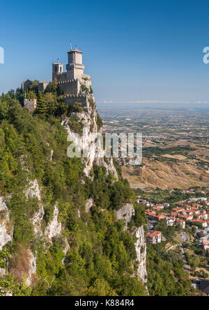 Guaita Festung/Tower (aka Rocca/Torre Guaita) auf dem Berg Titan (Monte Titano), San Marino. Stockfoto