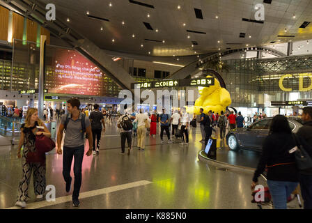 Terminal Innenraum, Hamad International Airport, Doha, Qatar, Naher Osten Stockfoto