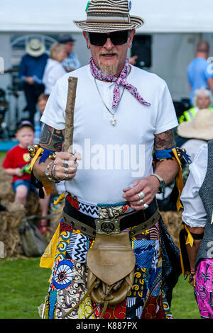 Morris Tänzerinnen bei der jährlichen Hartfield Dorffest, Hartfield, East Sussex, Großbritannien Stockfoto