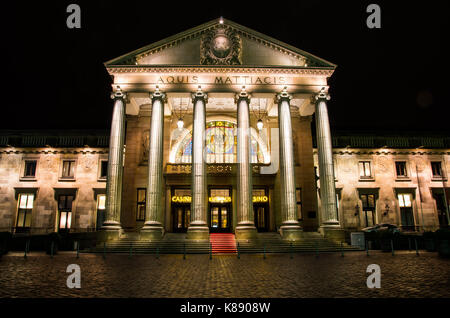 Wiesbaden, Deutschland - 20. Februar 2017: Die berühmten historischen Casino in Wiesbaden in Deutschland bei Nacht Stockfoto