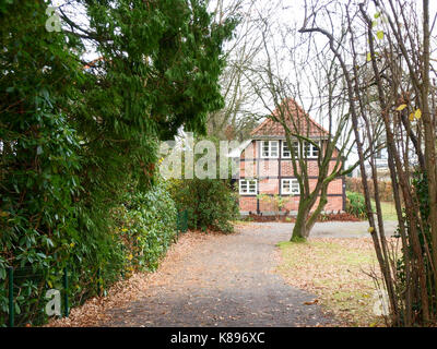 Bad Zwischenahn, Deutschland - 23 November, 2016: Herbst Landschaft im öffentlichen Park der Spa Village Stockfoto