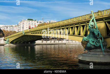 Die berühmte Brücke Mirabeau, Paris Frankreich. Stockfoto