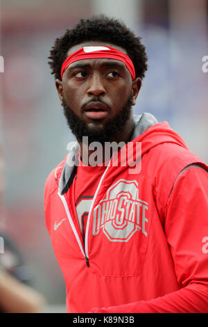 Ohio Stadium, Columbus, OH, USA. 16 Sep, 2017. Ohio State Buckeyes wide receiver Parris Campbell schaut auf in einem NCAA Football Spiel zwischen der Ohio State Buckeyes und die Armee schwarzen Ritter am Ohio Stadium, Columbus, OH. Adam Lacy/CSM/Alamy leben Nachrichten Stockfoto